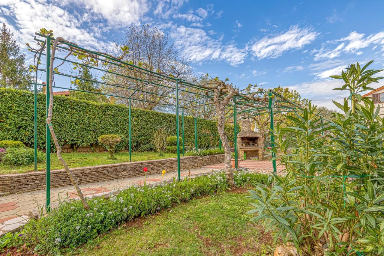 Apartment Flores Stari Pazin 外观 照片