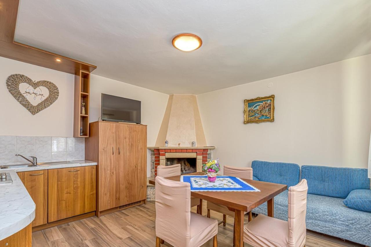 Apartment Flores Stari Pazin 外观 照片