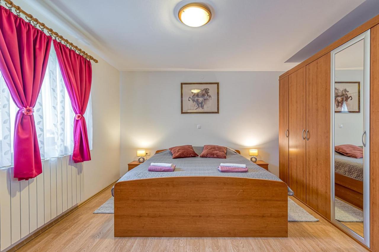 Apartment Flores Stari Pazin 外观 照片