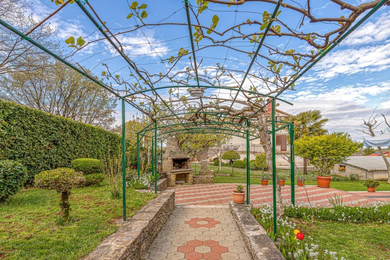 Apartment Flores Stari Pazin 外观 照片